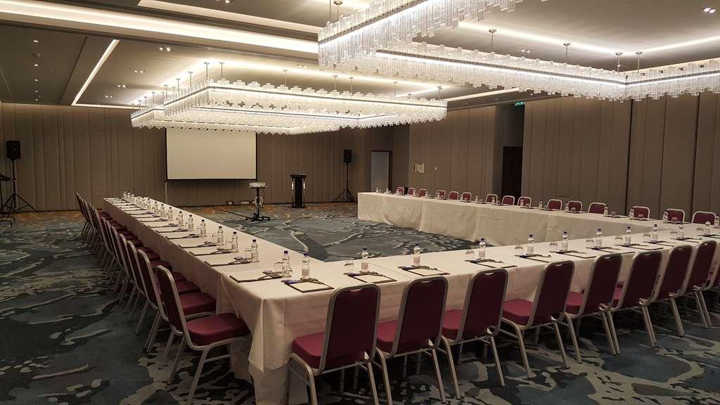 فندق تانجلا بروكسل Kraainem المرافق الصورة The U-shaped table